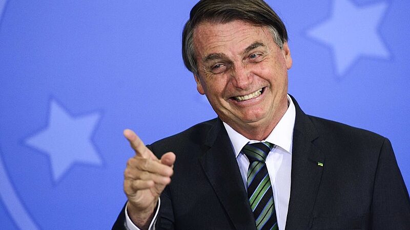 Valor do salário e da aposentadoria de Jair Bolsonaro nos deixou sem palavras