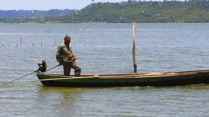 Pescadores e marisqueiras reclamam da falta de pagamento de auxílio