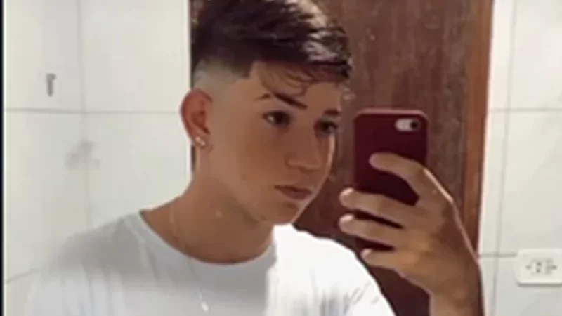 Jovem de 18 anos morre em colisão entre moto e caminhonete na AL-130