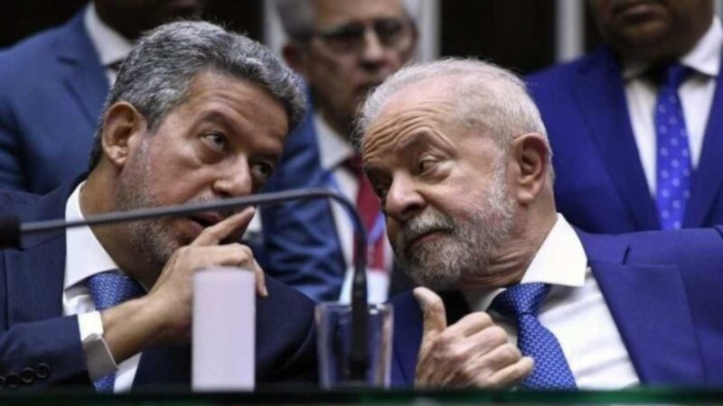 Lira oferece poder de veto a Lula na sucessão da Câmara em troca de apoio