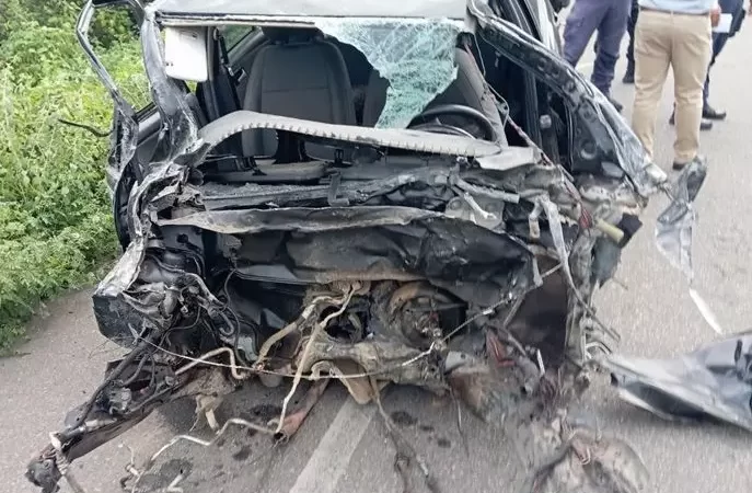 Mulher morre em colisão frontal entre carro e caminhão na AL-220