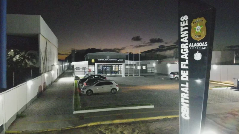 Homem é preso por se masturbar na frente de menor e ameaçá-la com faca