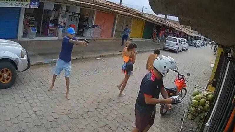 Homem é executado enquanto compra água de coco no Jacintinho