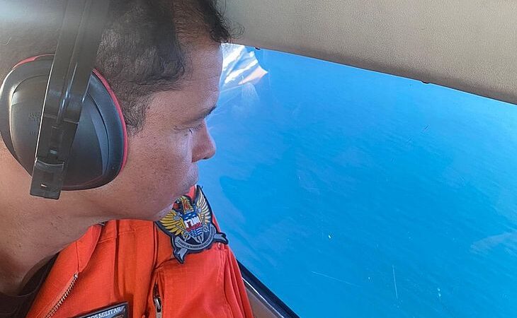 Buscas aéreas tentam localizar pescador que caiu de barco em Jequiá da Praia no fim de semana