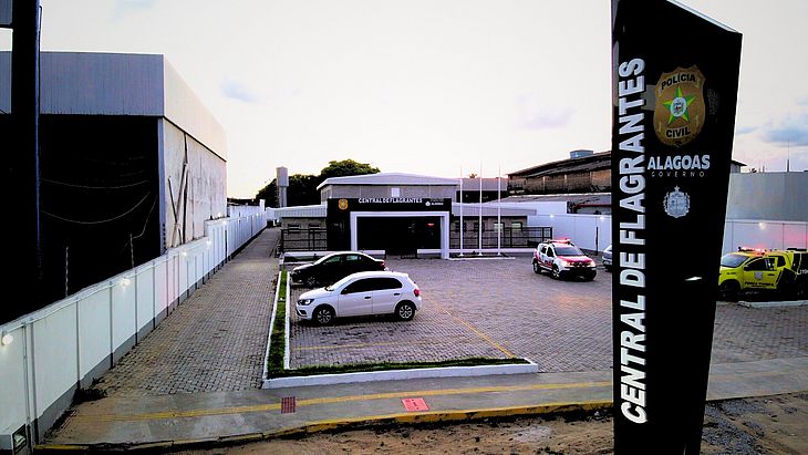 Após confronto com a Polícia, jovem é preso por tráfico de cocaína e maconha em Maceió