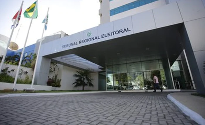 Central de Atendimento ao Eleitor e cartórios funcionam este fim de semana