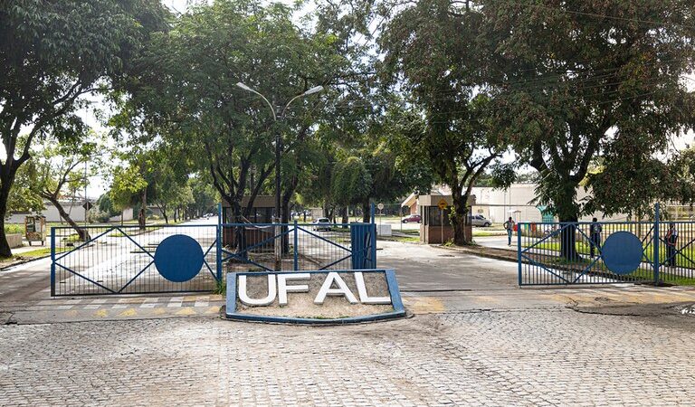 Começa período de inscrições para concurso da Ufal que oferece salários de até R$ 4,5 mil