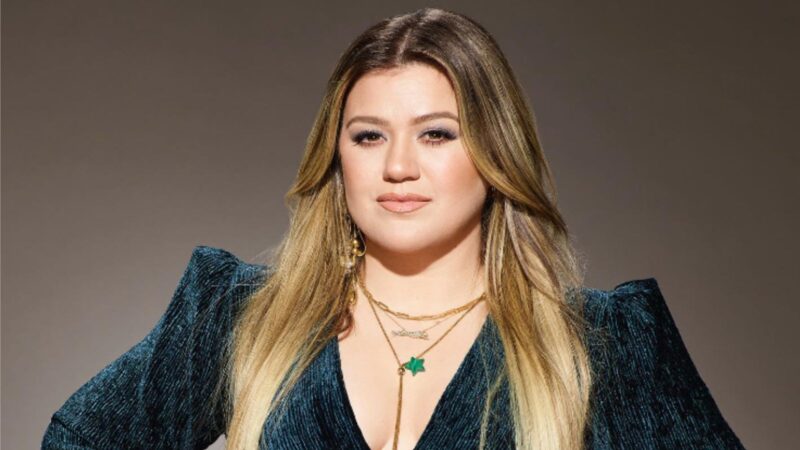 Kelly Clarkson revela que emagreceu 27 kg com ajuda de remédio
