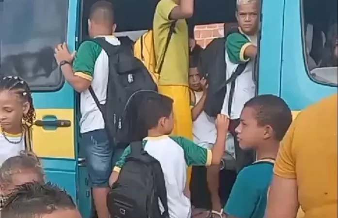 Mãe de estudante denuncia superlotação em transporte escolar de Olivença