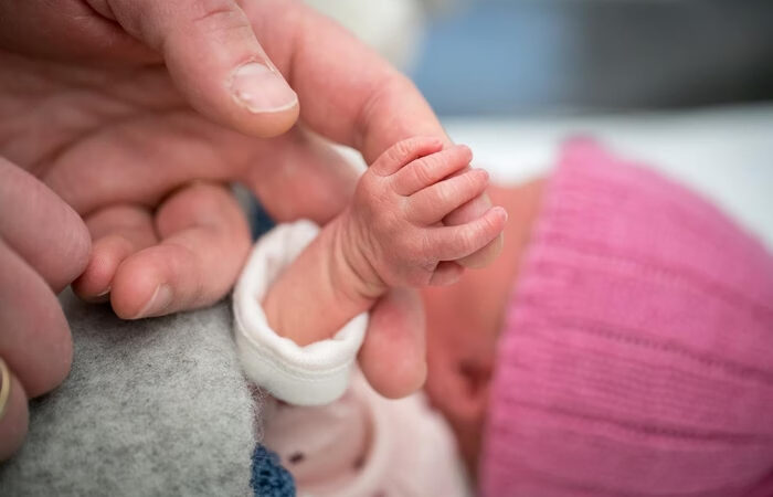 Servidor consegue na Justiça licença-maternidade após morte de esposa