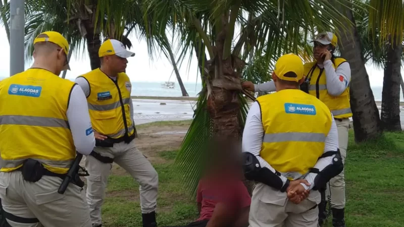 Motocicleta furtada na Ponta Verde é recuperada; acusado é preso