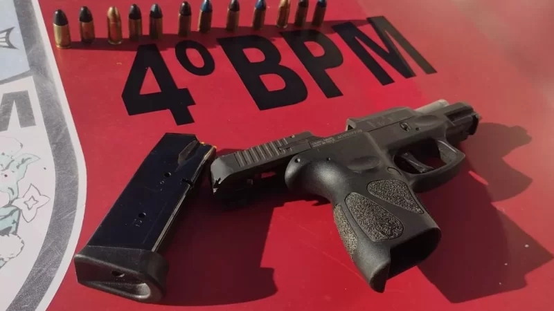 PM retira mais cinco armas de fogo das ruas e detém suspeitos