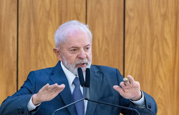 Lula diz que não sabe se “precisa efetivamente cortar” gastos
