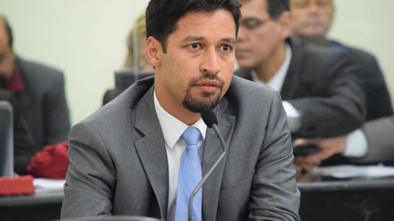 Cunha nega acerto para ser vice de JHC