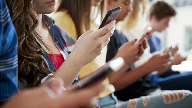 Anatel ameaça bloquear plataformas que vendem smartphones irregulares