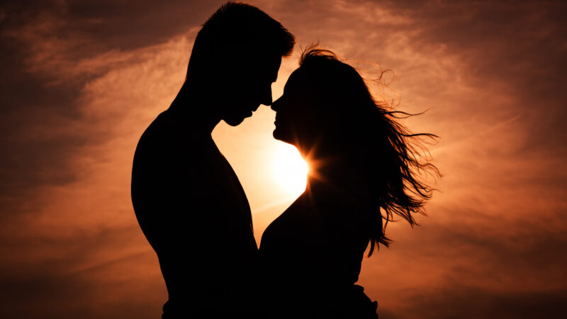 O que é a hipergamia, pessoas com atração por parceiros “mais ricos”