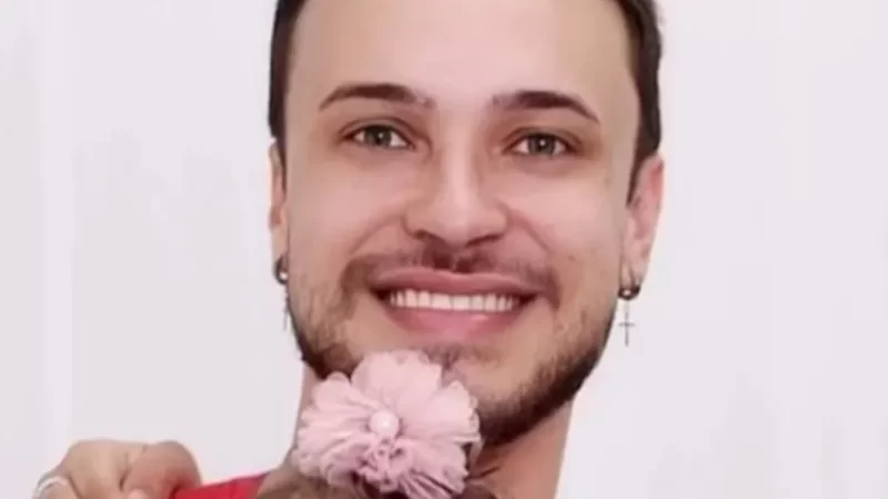 Influencer é acusado de debochar de filha com paralisia cerebral