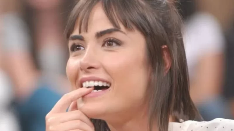 Maria Casadevall classifica namoro com Caio Castro como ‘fora do tom’