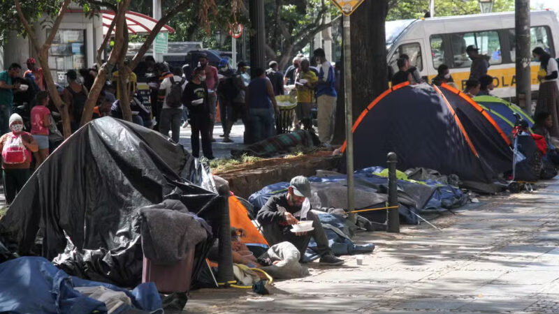 Câmara de SP aprova em 1ª votação projeto que prevê multa de R$ 17 mil a quem doar comida a moradores de rua