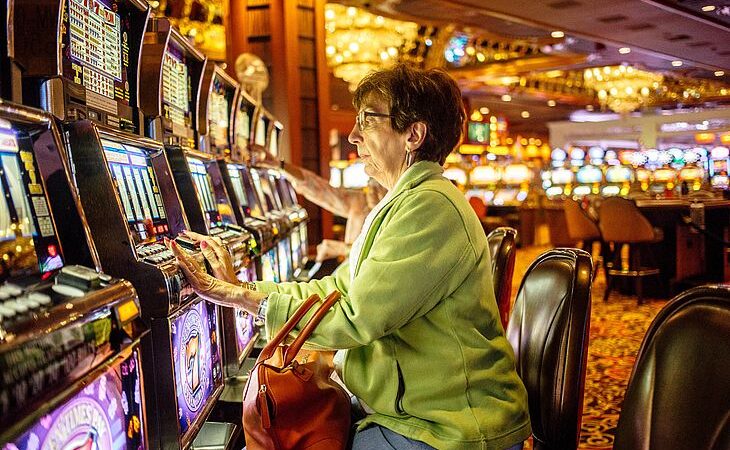 Lula diz que vai sancionar projeto que libera cassinos e jogos de azar