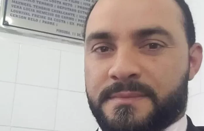 Vereador é agredido durante sessão pela família do prefeito, por ter denunciado bem antes o esquema das Cooperativas