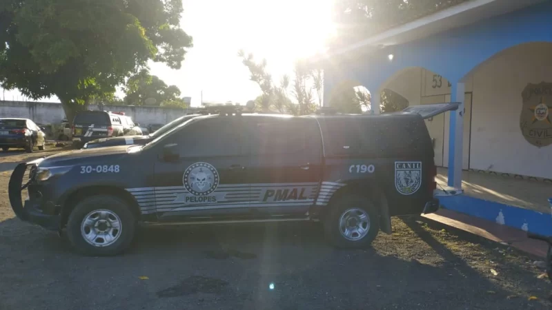 Homem é flagrado com drogas durante tentativa de fuga em Arapiraca