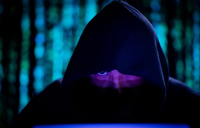 Homem é preso após extorquir e ameaçar vazar nude de jovem de 17 anos