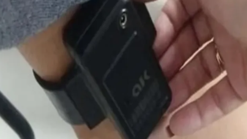 Justiça impõe tornozeleira eletrônica a mulher que chantageava amantes