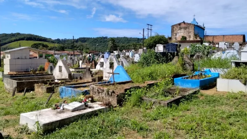 Cemitério prepara área com capacidade para receber 350 corpos sem identificação