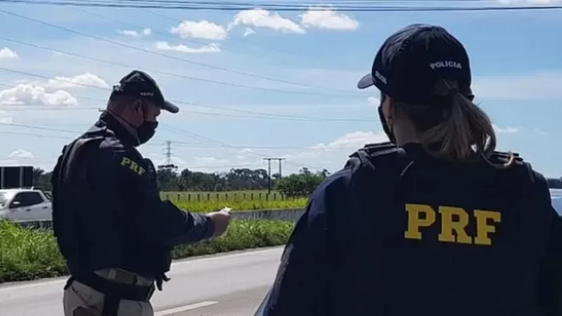 Colisão entre carro e van deixa duas pessoas mortas em trecho da BR-423