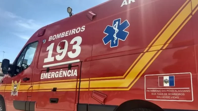 Condutor fica preso às ferragens após capotamento em Maragogi