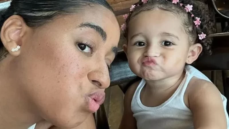 Filha de MC Loma se engasga e cantora desabafa: ‘Desespero’