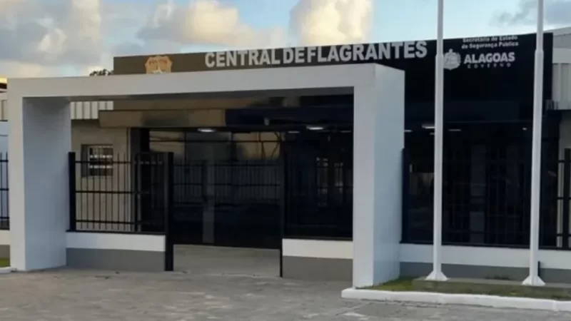 Dupla é detida pela polícia após cometer assalto e tentar escapar de blitz