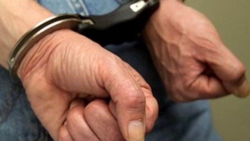 Homem é preso suspeito de estuprar cunhada após deixar esposa dormindo em quarto