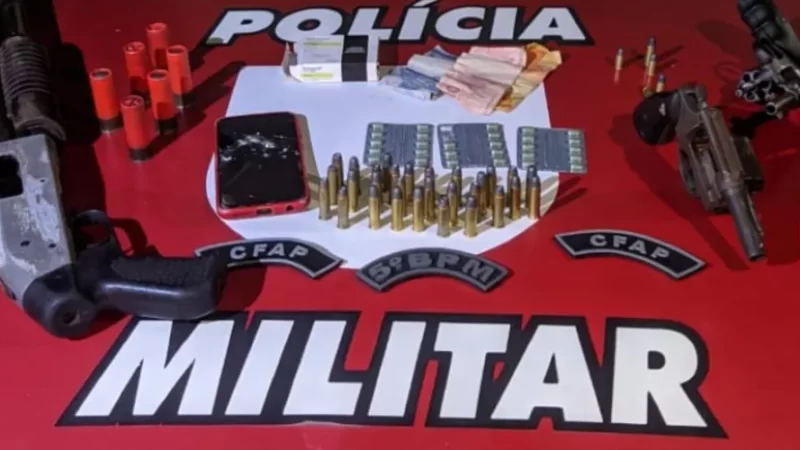 Polícia apreende mais de 100 tabletes de maconha no Benedito Bentes