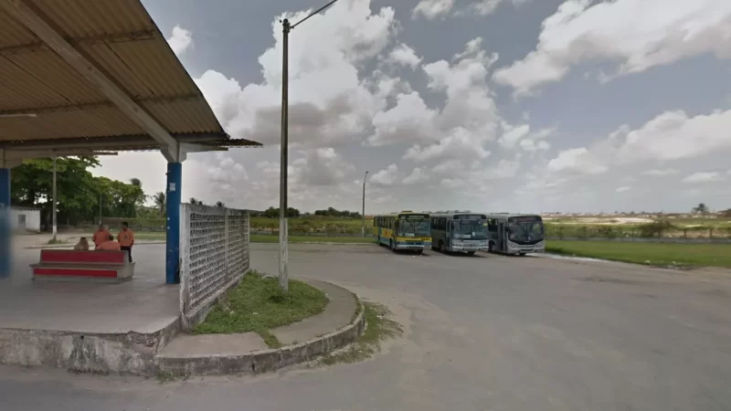 Homem é assassinado a tiros em frente à igreja na parte alta da capital