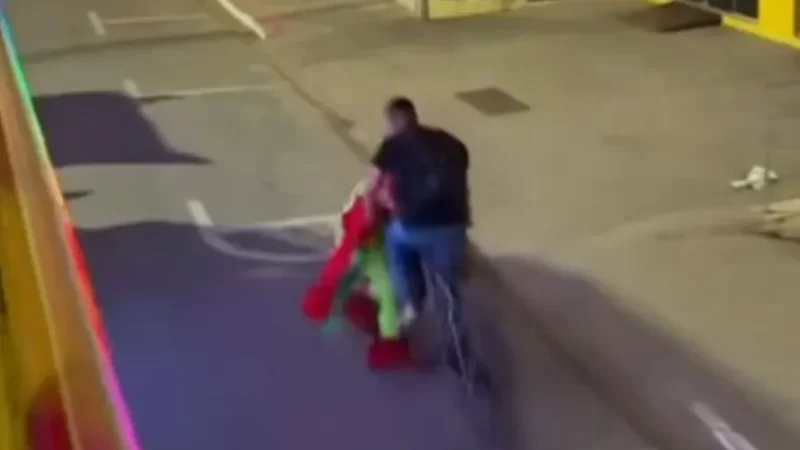 Fofão, da Carreta Furacão, dá mortal de marquise e é atropelado