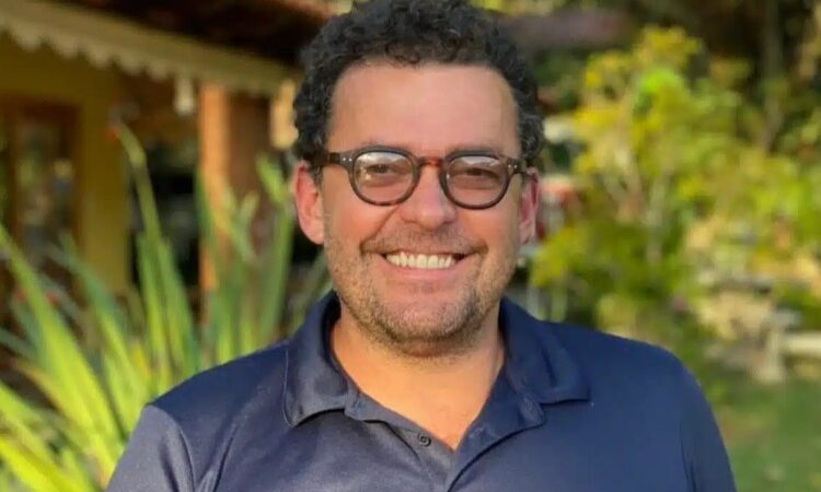 Fernando Rocha recebe diagnóstico de herpes zoster: “Dor lancinante”