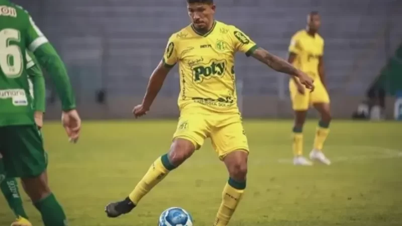 Yuri Lima perde contrato após polêmica de traição com a cantora Iza