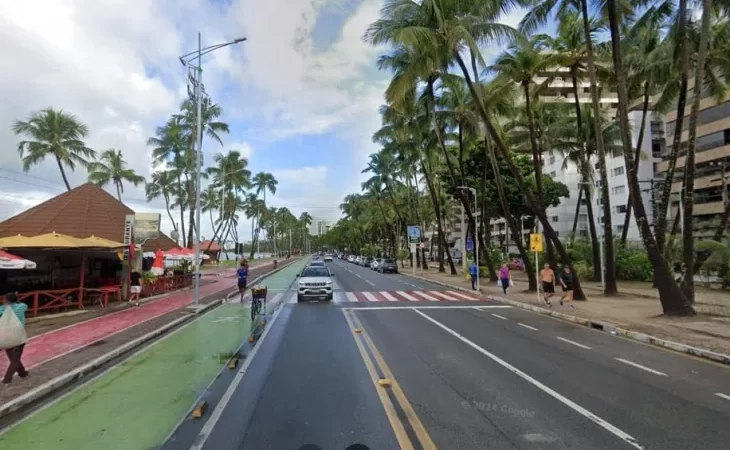 Jovem é baleado na frente da namorada durante discussão em Maceió