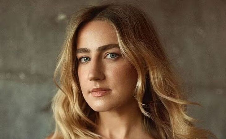 Cantora admite que estava bêbada durante apresentação do hino nacional