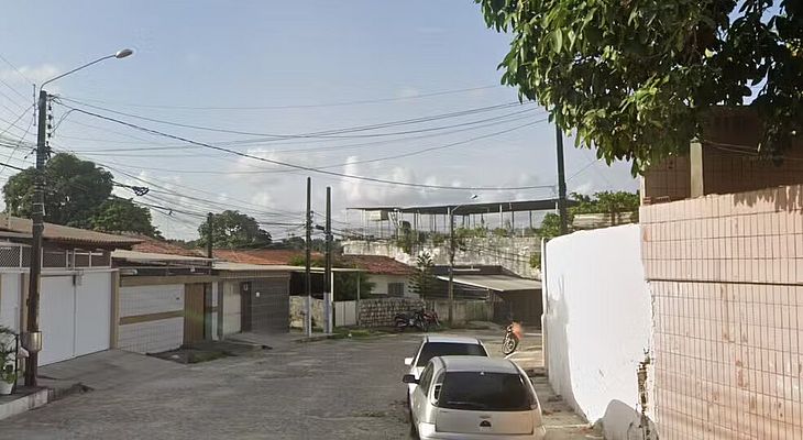 Mulher reage a importunação sexual e esfaqueia homem no peito
