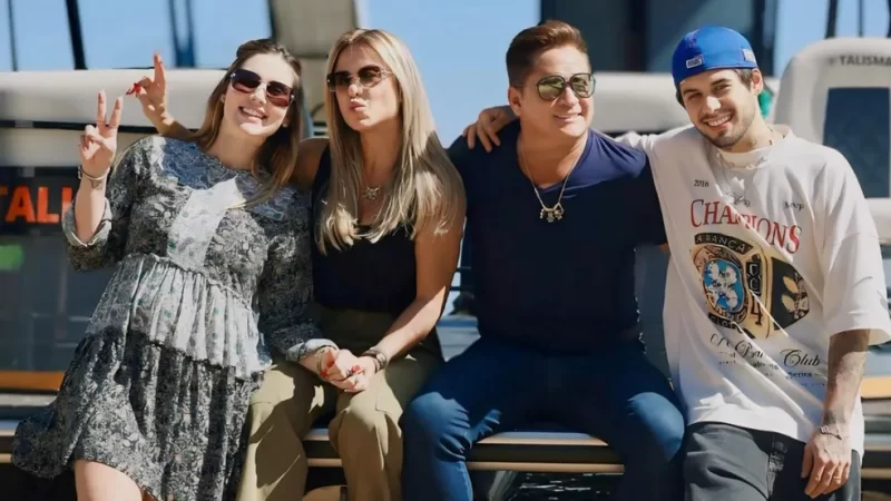 Virgínia e Zé Felipe presenteiam Leonardo com um barco de R$ 750 mil