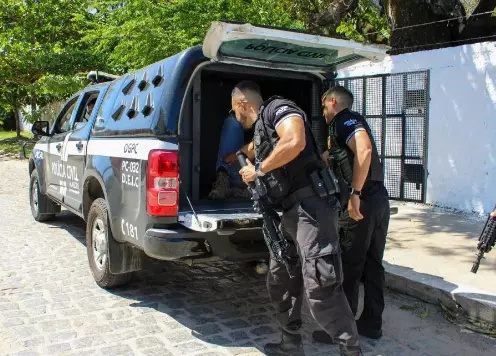 Acusado de perseguir e ameaçar mulher de morte é preso após descumprir ordem judicial