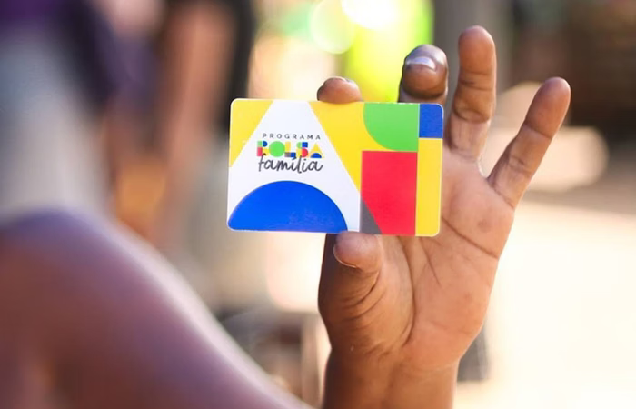 Bolsa Família: governo alerta para golpe em SMS enviado a beneficiário