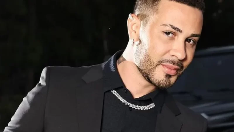 Carlinhos Maia se manifesta após influencer ser esfregada em esterco