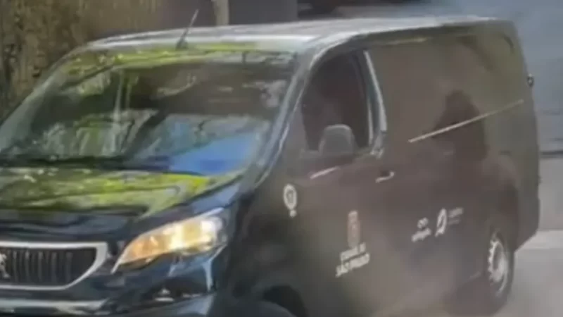 Corpos de vítimas de tragédia em Vinhedo começam a ser enterrados