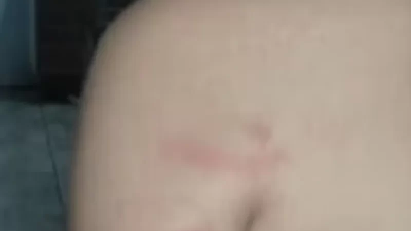 Mãe denuncia professora por agredir menina de 5 anos