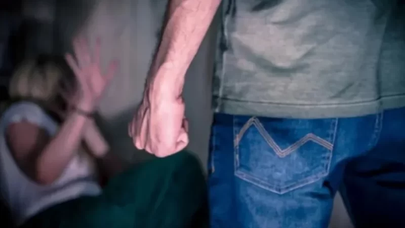 Homem que pediu ao filho gasolina para queimar esposa já vinha ameaçando a vítima