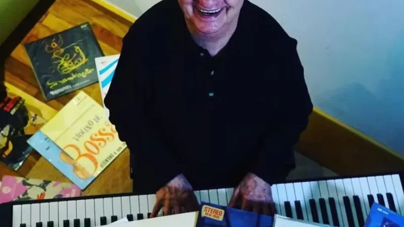 Velório de Caçulinha acontece na manhã desta segunda-feira